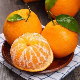 春见耙耙柑5斤 果肉橙色，肉质脆嫩、多汁、囊壁薄、极化渣，糖度高，酸甜适口