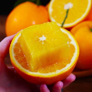 橙小妹赣南脐橙带箱20斤(净重18.6斤)橙子果香浓郁，果肉细腻多汁