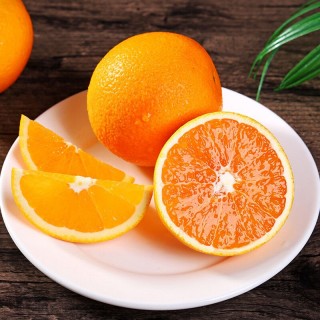 湖北秭归伦晚春橙3斤，多汁的口感，每一口都像是在享受一场水果的盛宴。