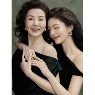 真明星团队！肖像定制拍摄！签约《⁥ELLE》⁡,⁢《时尚COSMO》,《瑞丽》等杂志、金鸡/百花电影节*摄影团队拍摄，全套明星式服务。